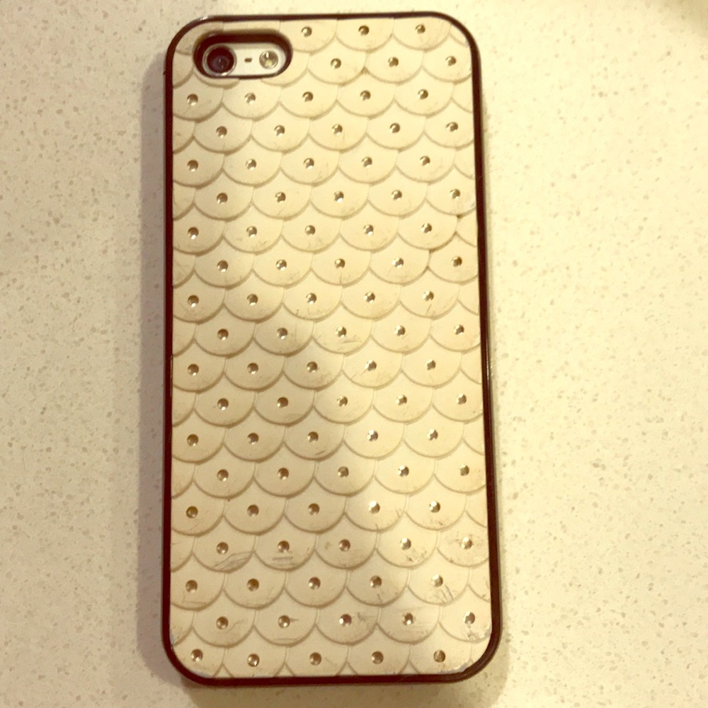 A white 5s phone case